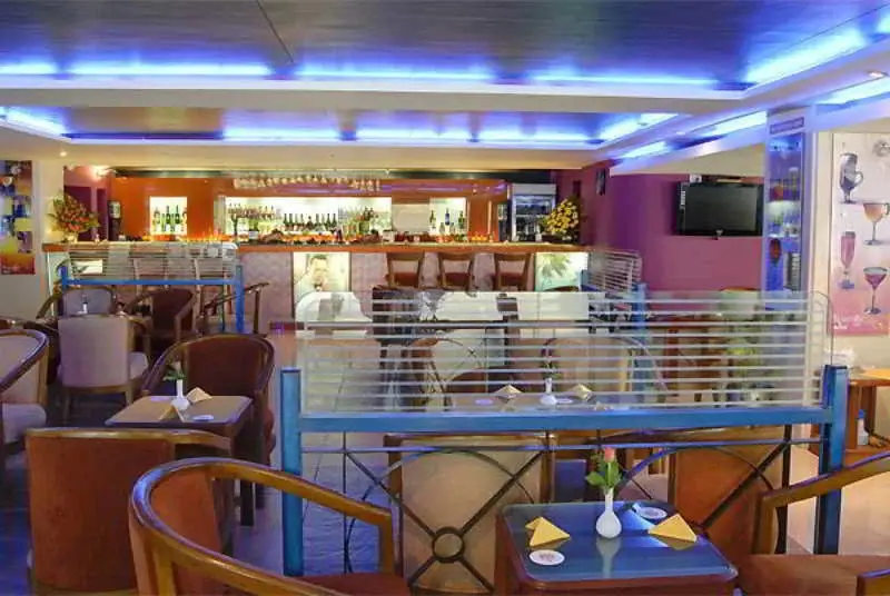 Ченнаи: Breeze Hotel