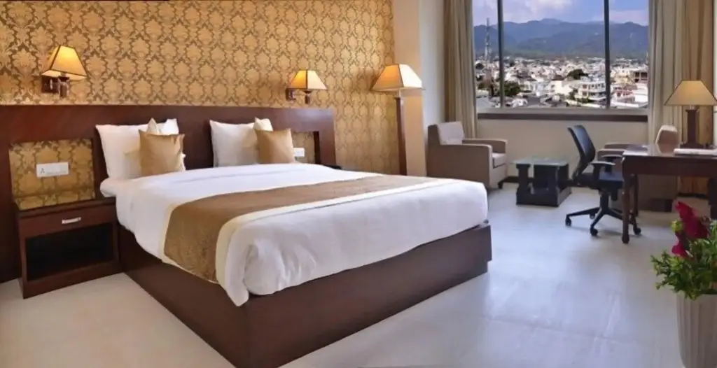 Наинитал: Devashish Hotel