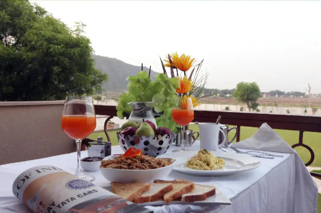 Шахджаханпур: Treehouse Sunrise Resort Neemrana