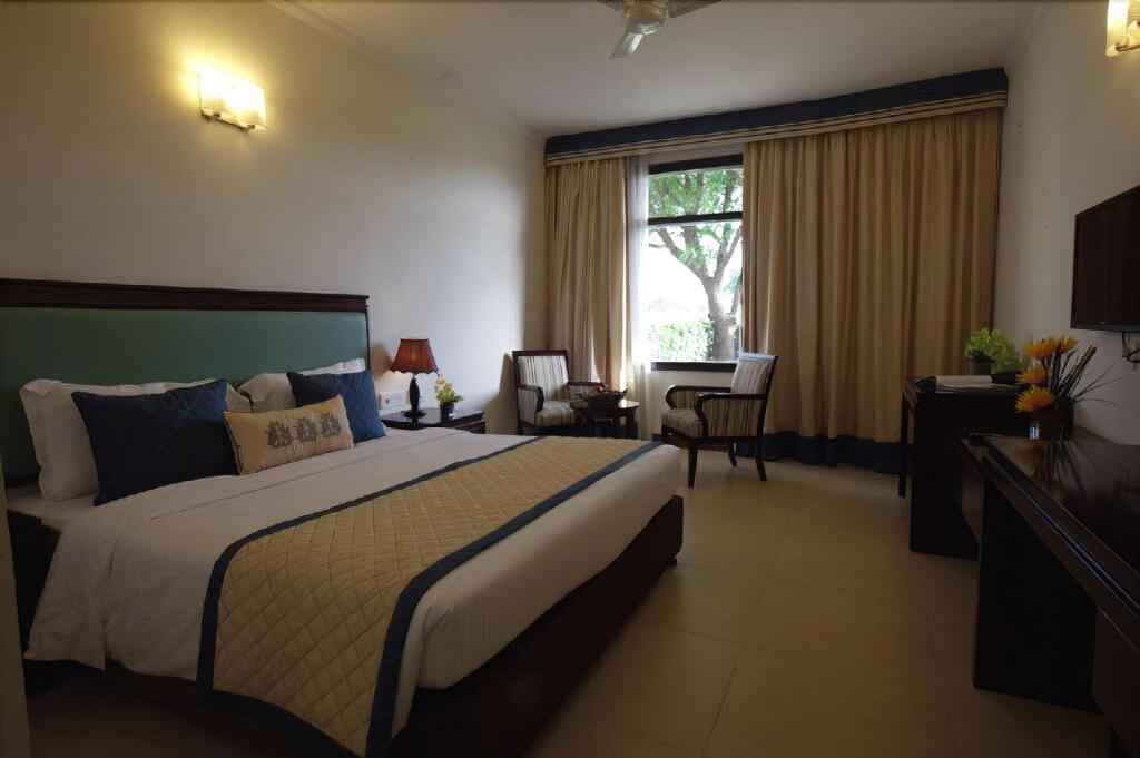 Шахджаханпур: Treehouse Sunrise Resort Neemrana