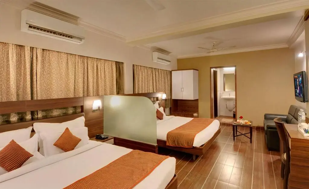 Ширди: Daiwik Hotels