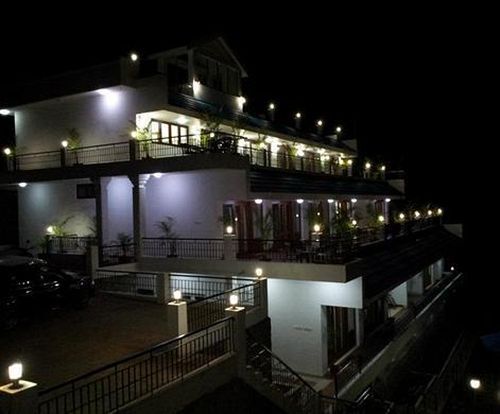Ути: Mount 'n' Mist Hotel