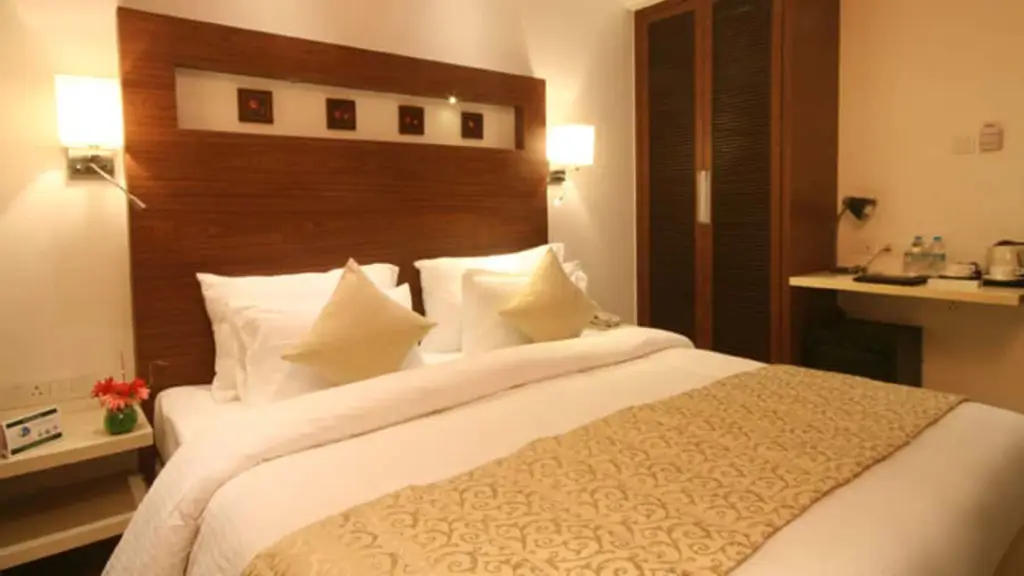 Мумбаи: Hotel Suncity Premiere
