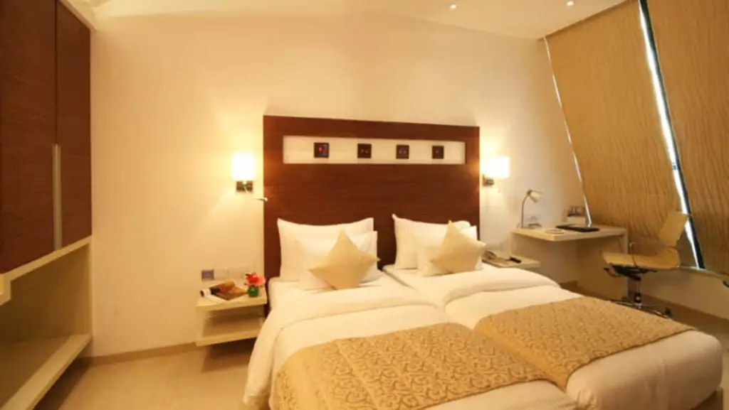 Мумбаи: Hotel Suncity Premiere
