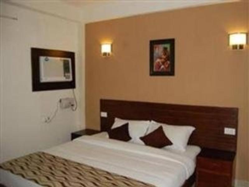 Наинитал: Clarks Inn Corbett Resort & SPA Corbett