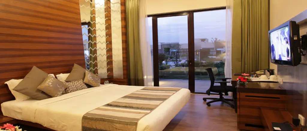 Oodles Hotel Chhattarpur South Delhi — фото 1