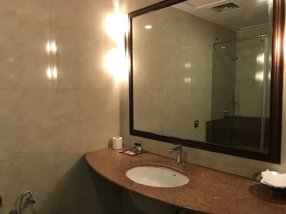 Нью-Дели: Claremont KNY Hotel