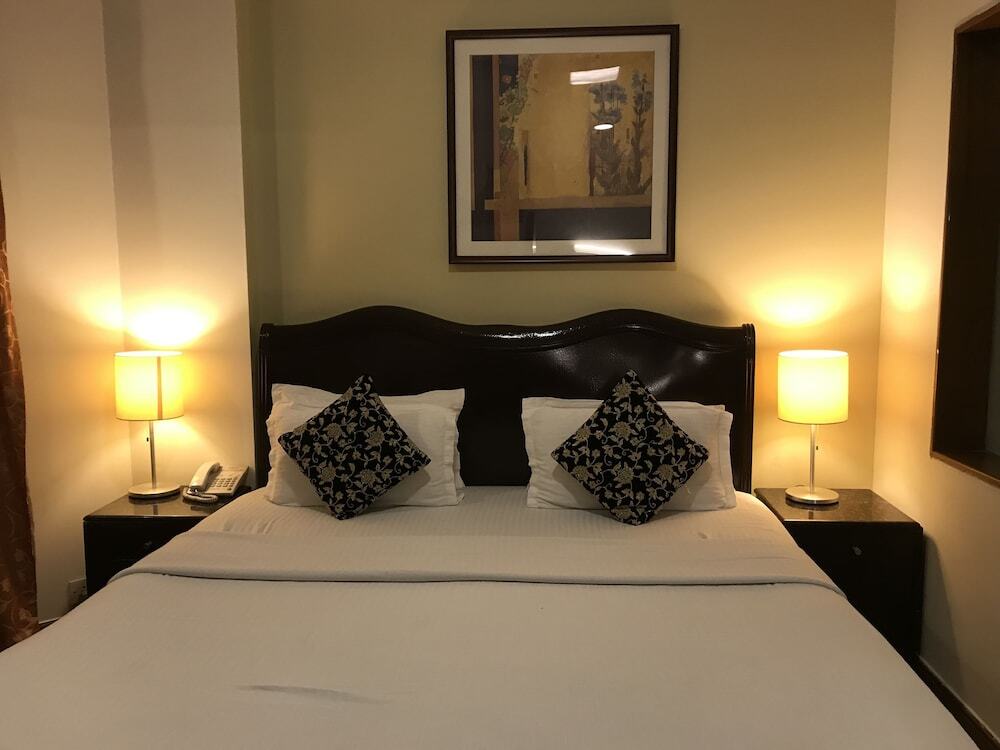 Нью-Дели: Claremont KNY Hotel