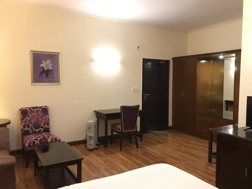 Нью-Дели: Claremont KNY Hotel