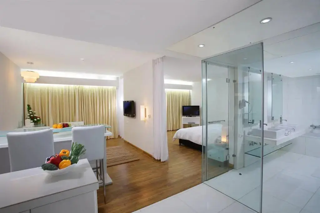 Хинджевади: St Laurn Suites