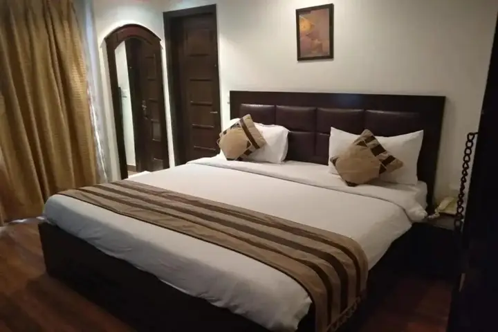 Нью-Дели: Parkland Kailash Colony