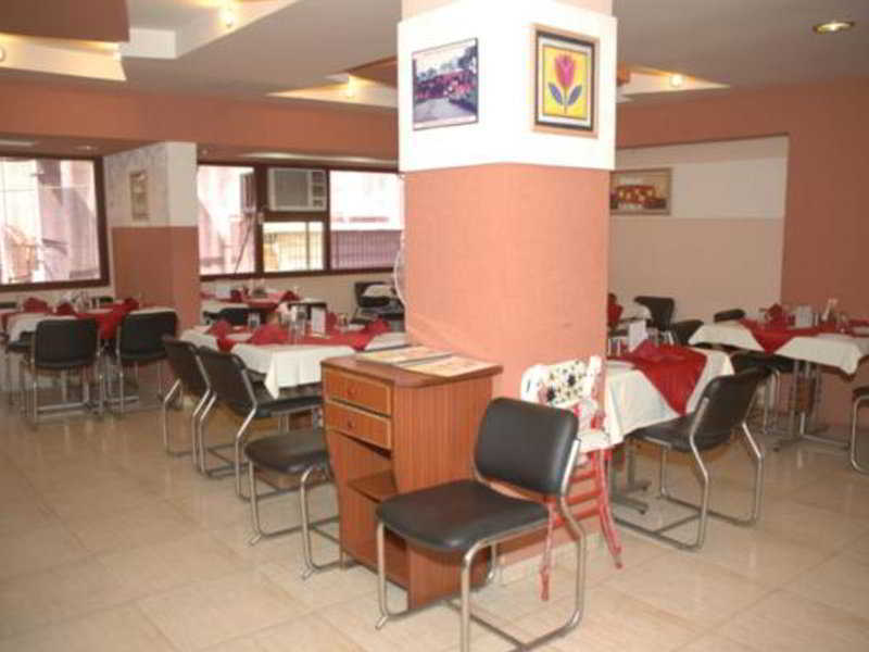 Вадодара: Hotel Savshanti Towers