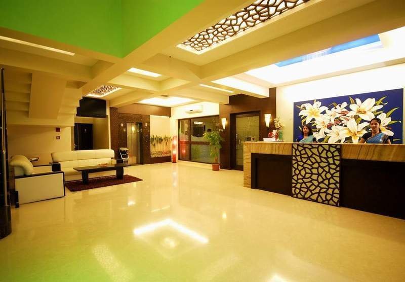 Нашик: The Ren Hotels