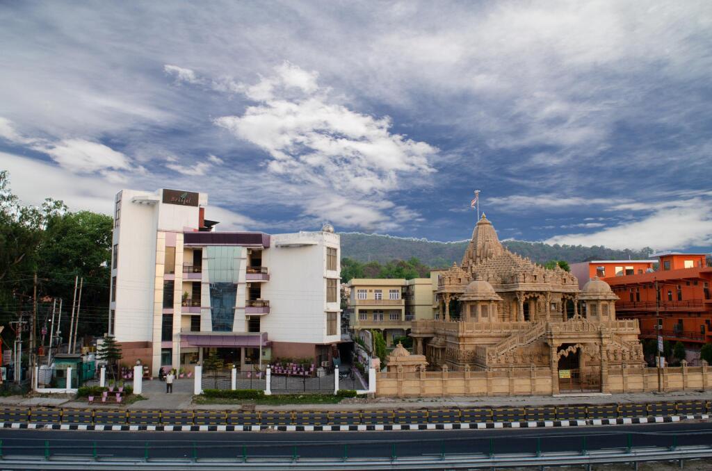 Brinjal Hotels — фото 1