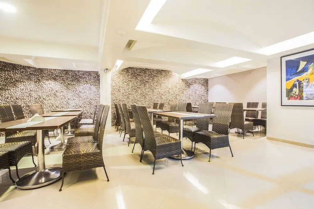 Мумбаи: Fabhotel Savoy Suites Mumbai Airport