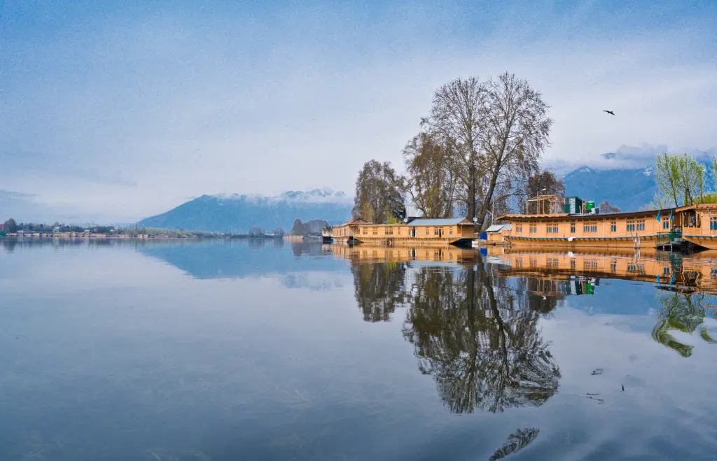 Шринагар: Отель Houseboat Golden Flower