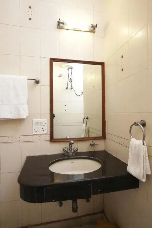 Нью-Дели: OYO Rooms Hazrat Nizamuddin