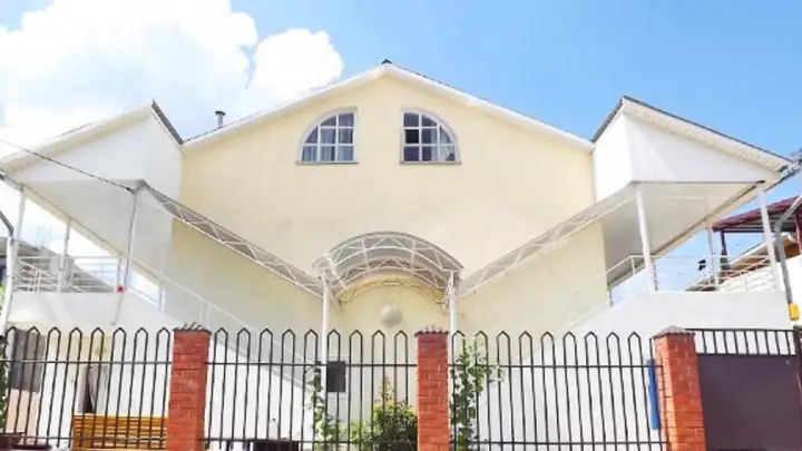 Анапа: Guest House Aura