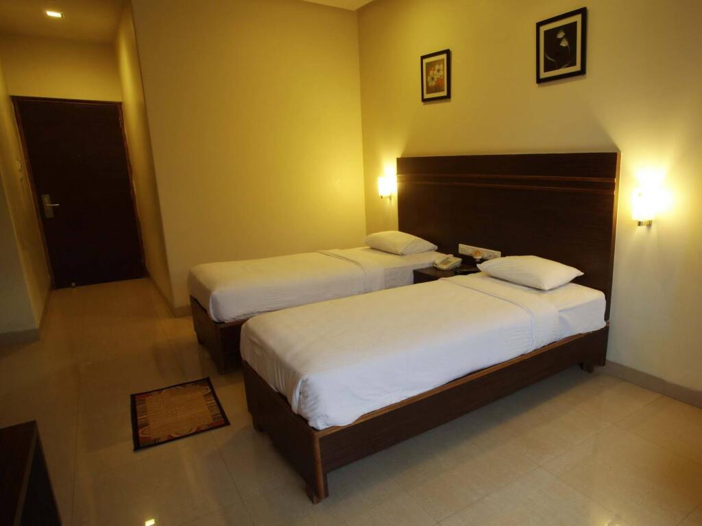 Мумбаи: The Caliph Hotel