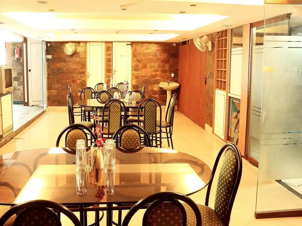 Колката: OYO 2871 Hotel Ratnakar Inn