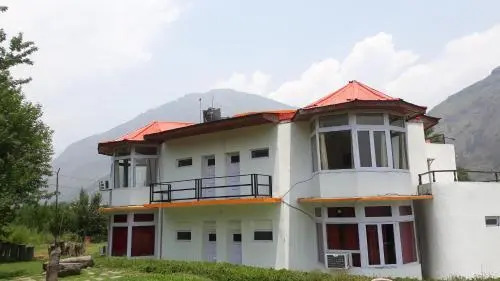 Бхунтар: The Tara Villa
