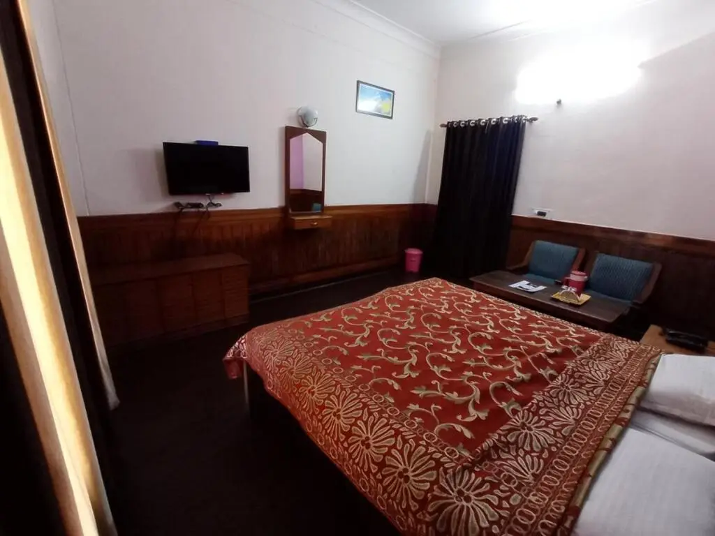 Сукха: Hotel Himsagar