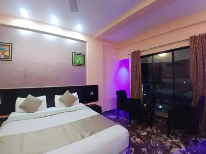 Лонавала: Hotel Aristro