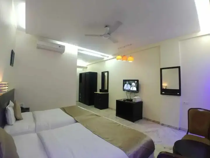 Лонавала: Hotel Aristro