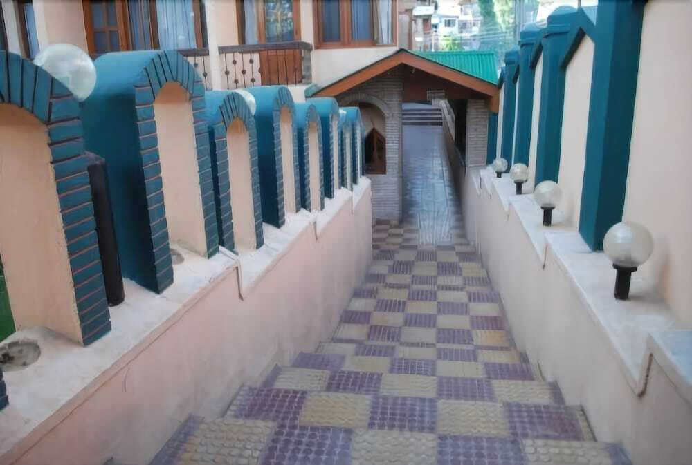 Шринагар: Hotel Relax Inn