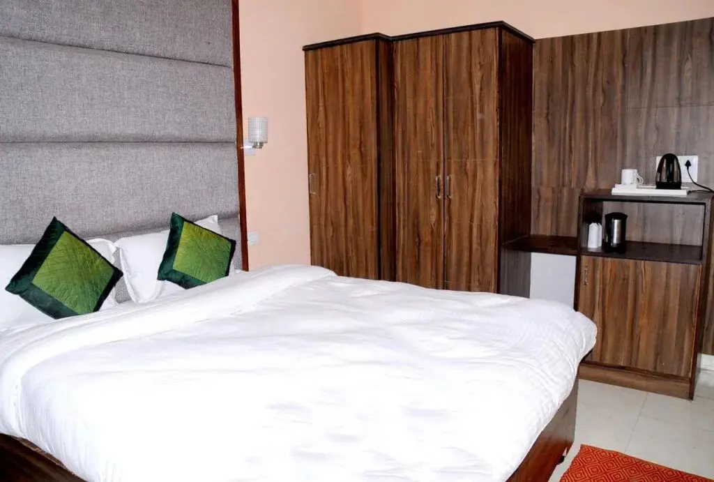 Дехрадун: OYO 16006 Hotel Meedo's Grand