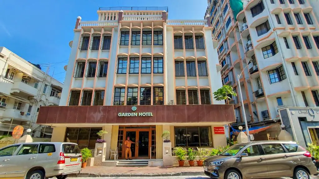 Garden Hotel — фото 1