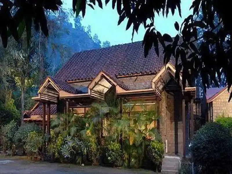 Наинитал: The Hideaway River Lodge