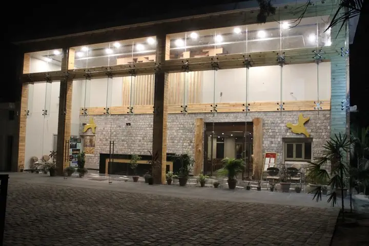 Наинитал: Corbett Suman Grand