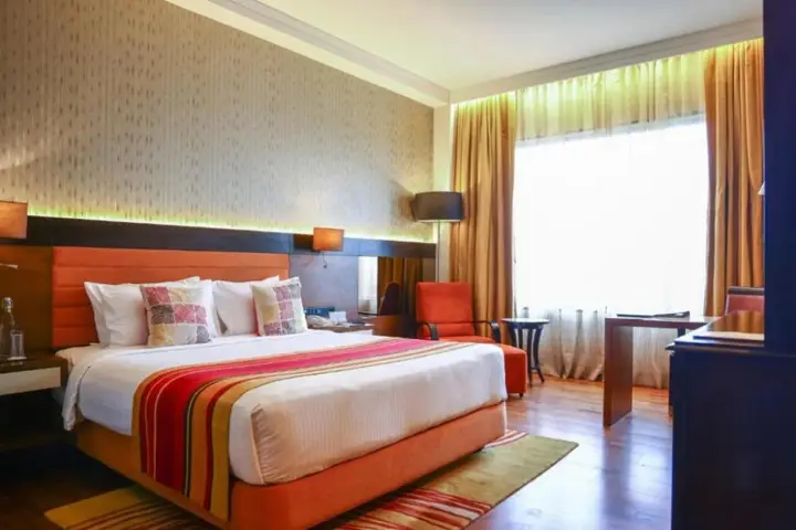 Солапур: Balaji Sarovar Premiere Solapur