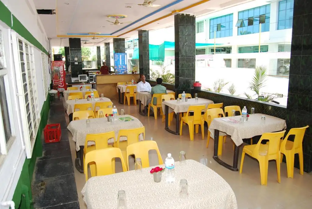 Ширди: Hotel Utsav
