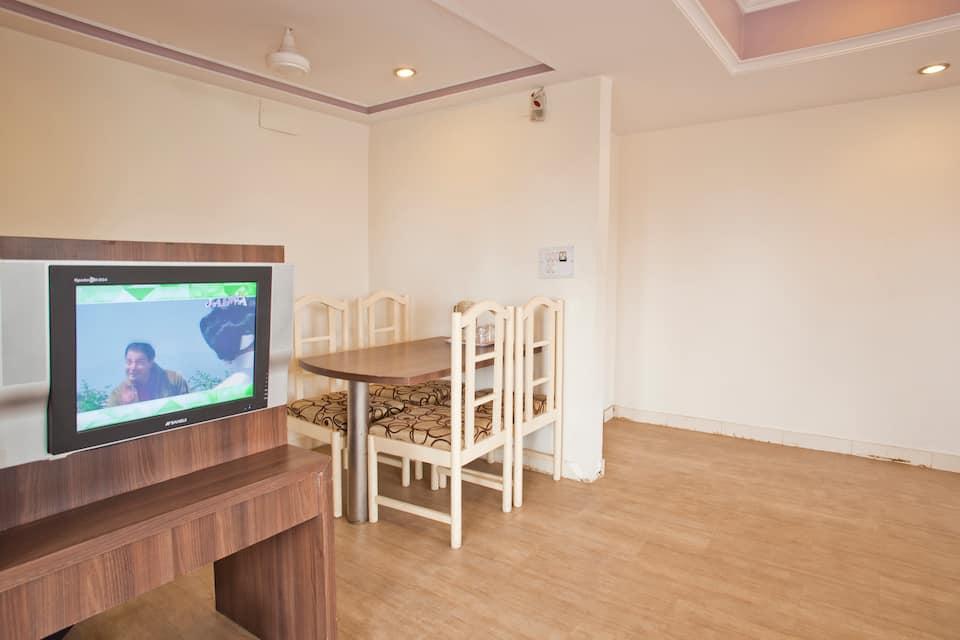Сурат: Embassy Hotel