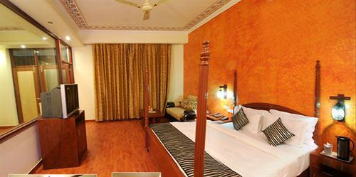 Джайпур: Maxima Resorts