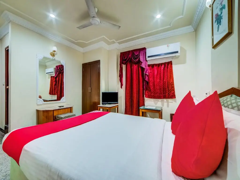 Хидерабад: Hotel IK London Residency