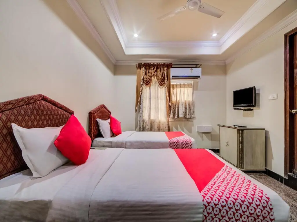 Хидерабад: Hotel IK London Residency