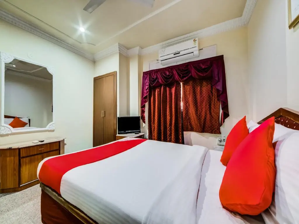 Хидерабад: Hotel IK London Residency