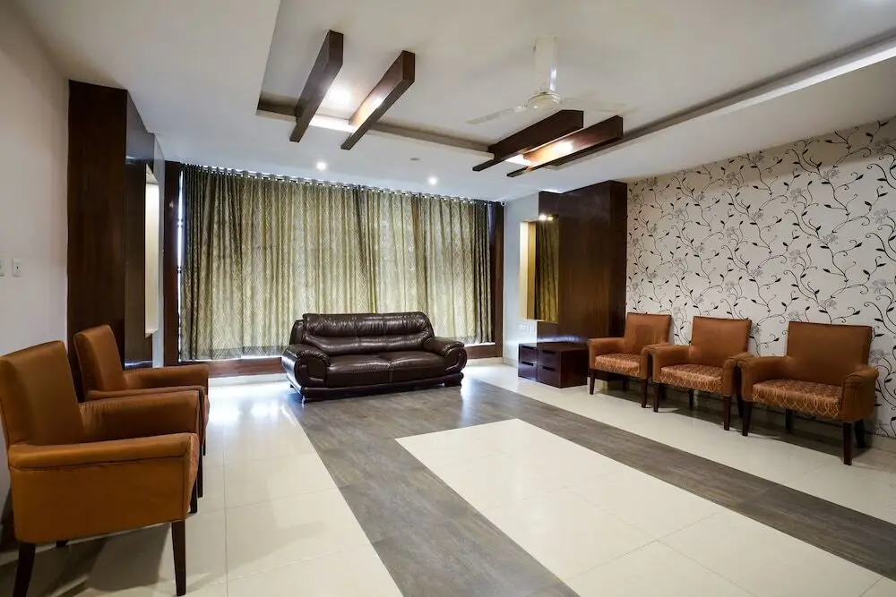 Хидерабад: Hotel Swagath Residency Kondapur