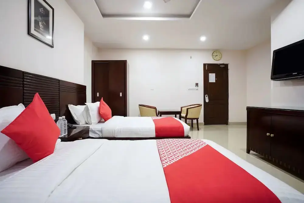Хидерабад: Hotel Swagath Residency Kondapur