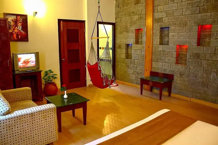 Казаули: Hotel Kasauli Woods