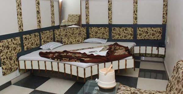 Пачмарай: Hotel Sanskar