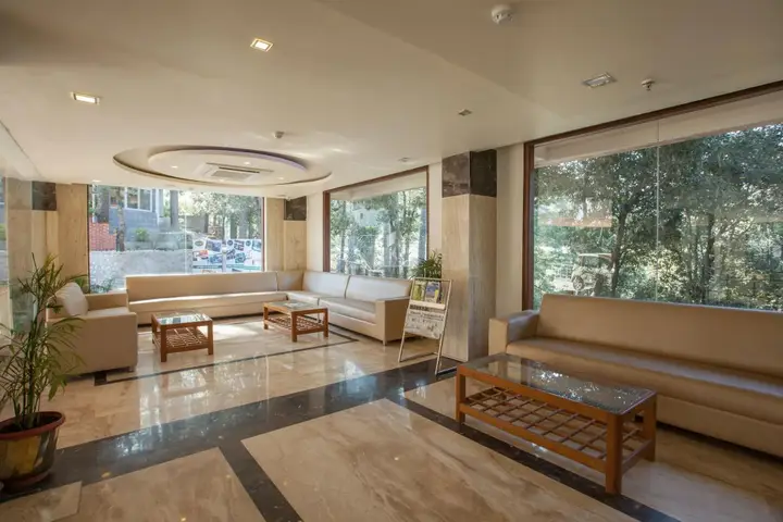 Наинитал: Sea Hawk Inn, Bhimtal