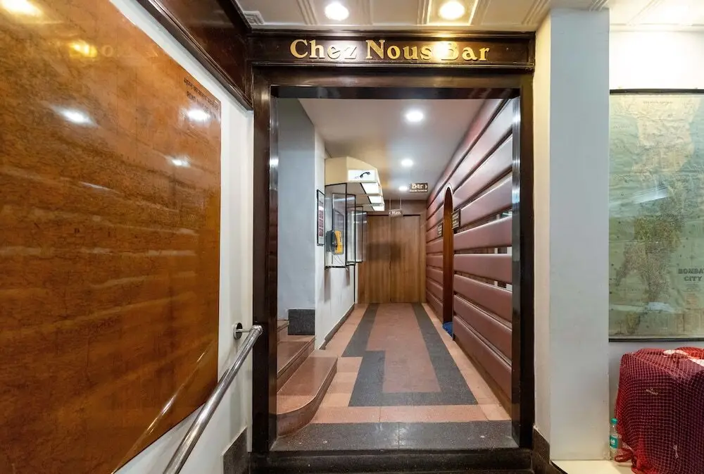 Мумбаи: West End Hotel