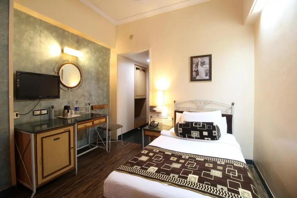 Силвасса: Hotel Gurukripa