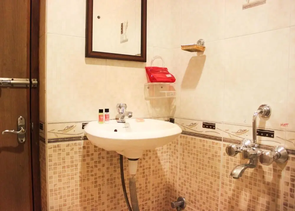 Бангалор: 1327 Inchara Hotel