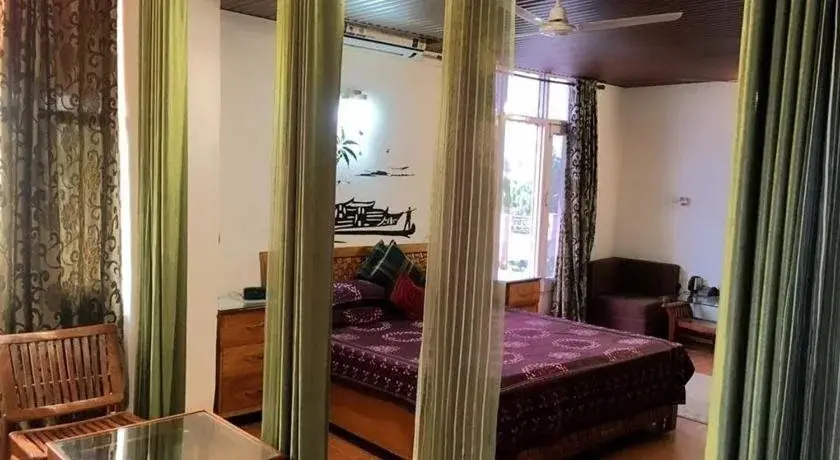 Джамму: Colonels Retreat Home