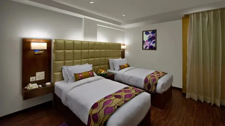 Пуна: New Leaf Hotel